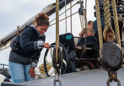 Actief meezeilen op zeilschip Elegant