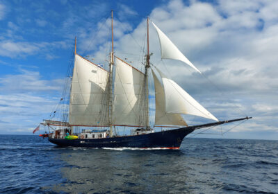 Actieve zeilreis over de Atlantische Oceaan
