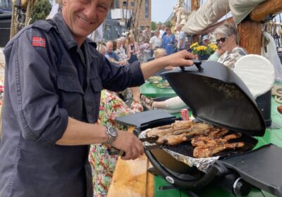 Barbecueën tijdens een zeilvakantie