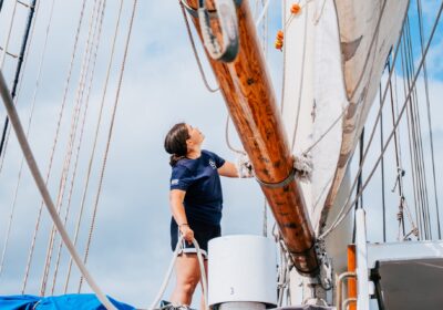 Actief meezeilen op de Blue Clipper