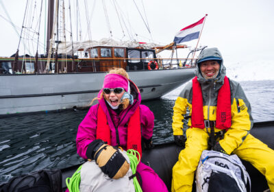 ocean-sherpa-zodiac Gasten in een Zodiac op de Ocean Sherpa