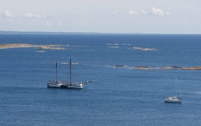 Ankeren tussen de Scheren in Zweden met een trationeel zeilschip