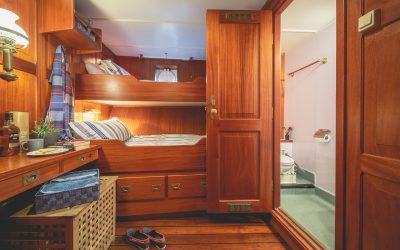 Venturesail-Blue-Clipper-ensuite-cabin-9