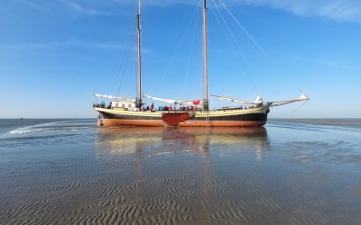 Trockenfallen Plattbodenschiff Breesant